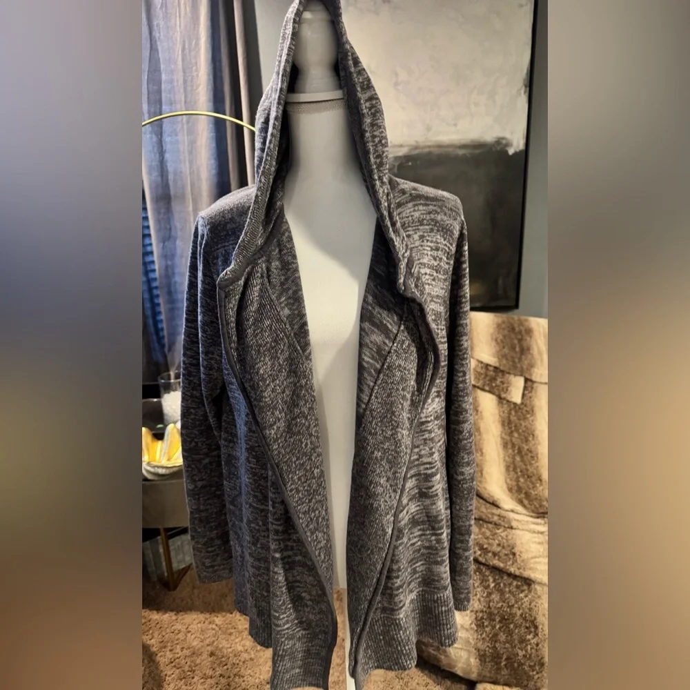 lululemon Peace Of Mind Hooded Wrap Size 2-4 Athleisure Sporty‎
